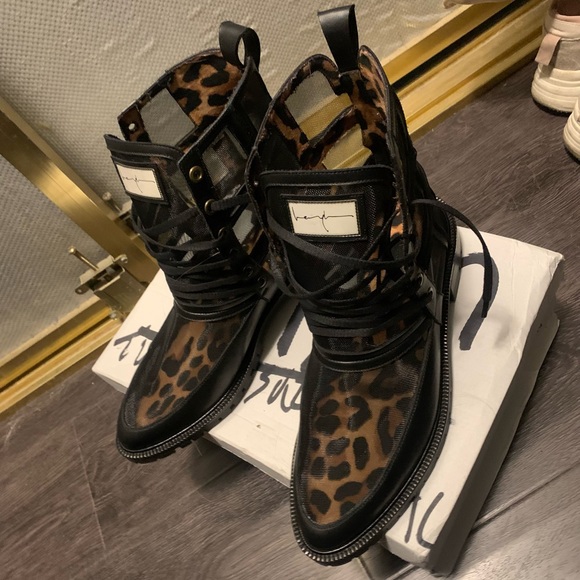 Designer boots - Picture 2 of 5